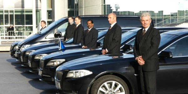 The Ultimate Guide to Booking a Reliable Car Service for Special Events